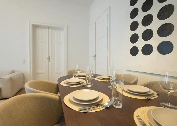 Chic & Cozy 104m2 Flat, Walk To Attractions Appartement Vienne