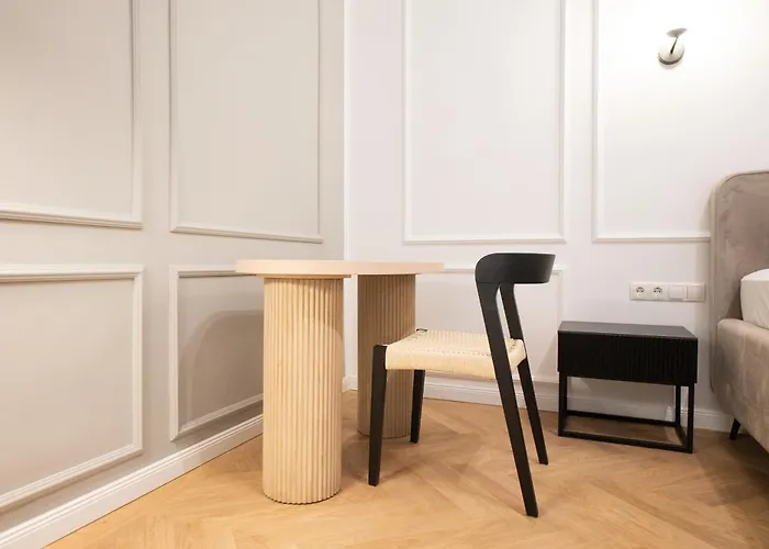 Chic & Cozy 104m2 Flat, Walk To Attractions * Vienne